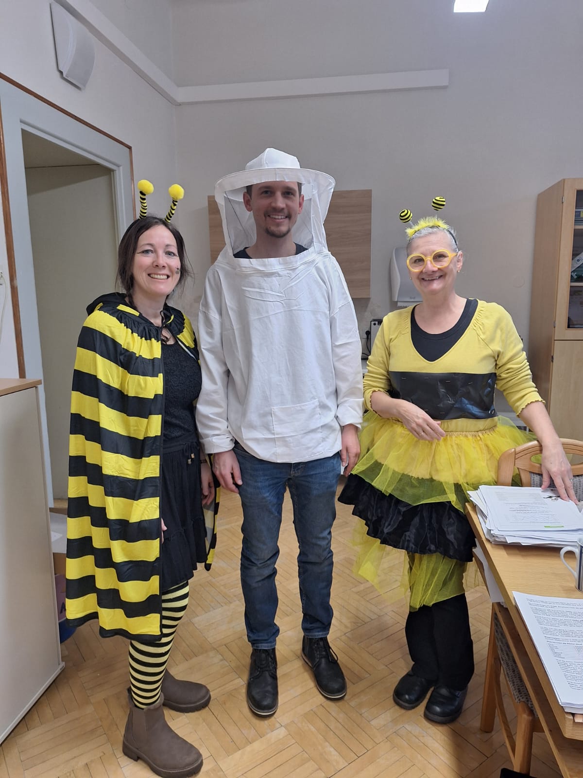 LehrerInnen als Bienen und Imker